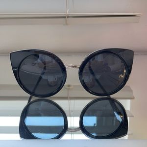 Quay Round Cat Eye Sunglasses Black